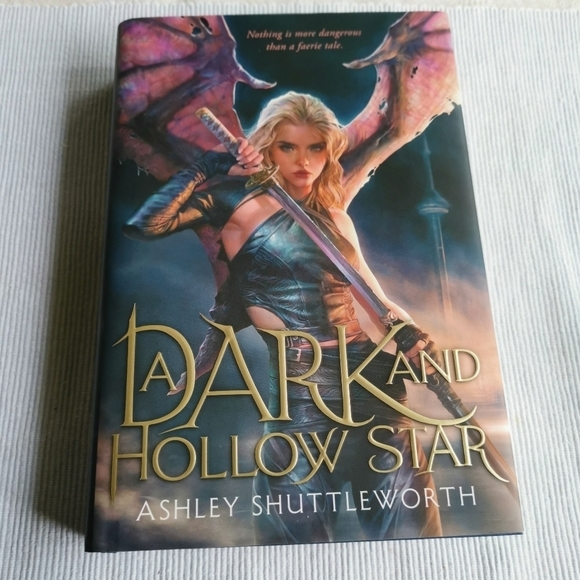 💙3/$25💙 Dark And Hollow Star ‎ By Ashley Shuttleworth Hardcover Novel - Picture 1 of 3